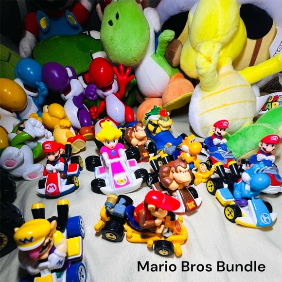 Super Mario Bros Action Figure and Plush Toy Set - Picture 2 of 7